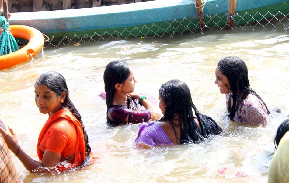 AP Godavari Maha Pushkaram Photos
