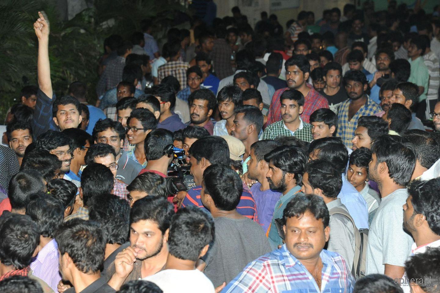 Baahubali Hangama In Sriramulu Theater