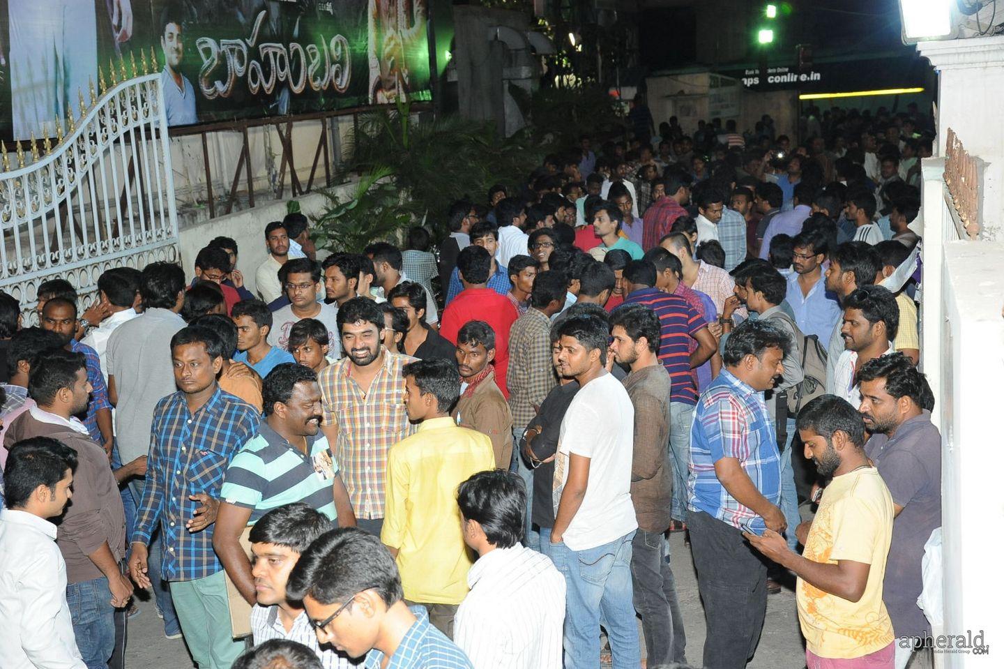 Baahubali Hangama In Sriramulu Theater