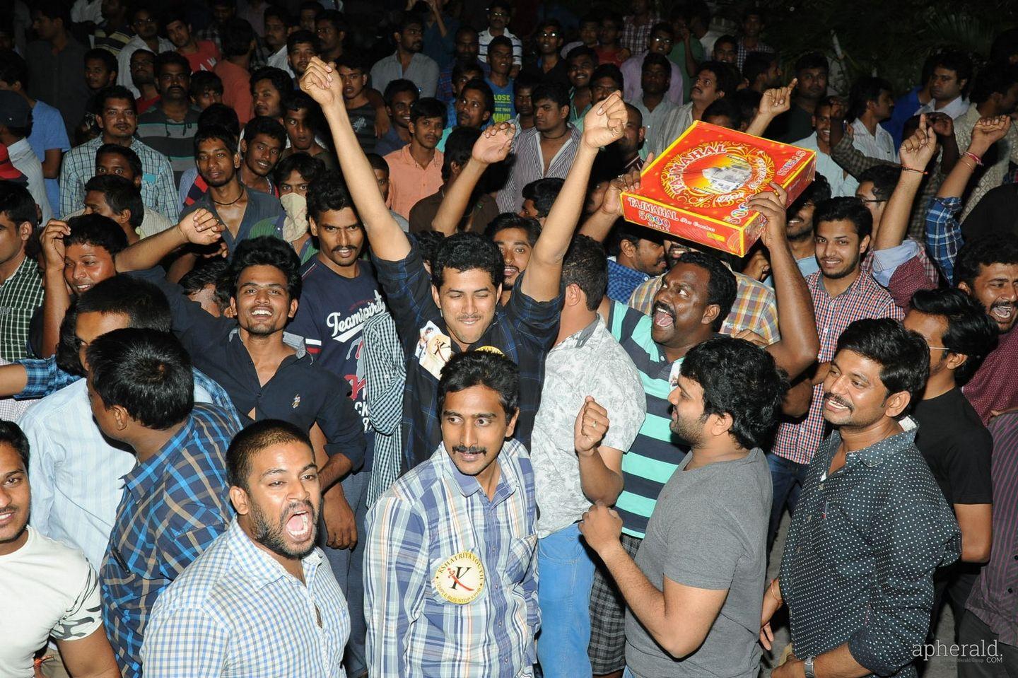 Baahubali Hangama In Sriramulu Theater