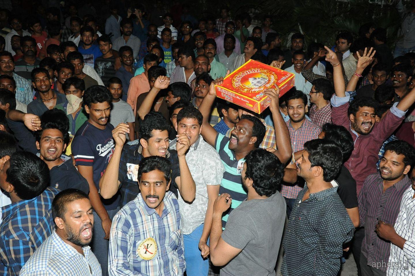 Baahubali Hangama In Sriramulu Theater