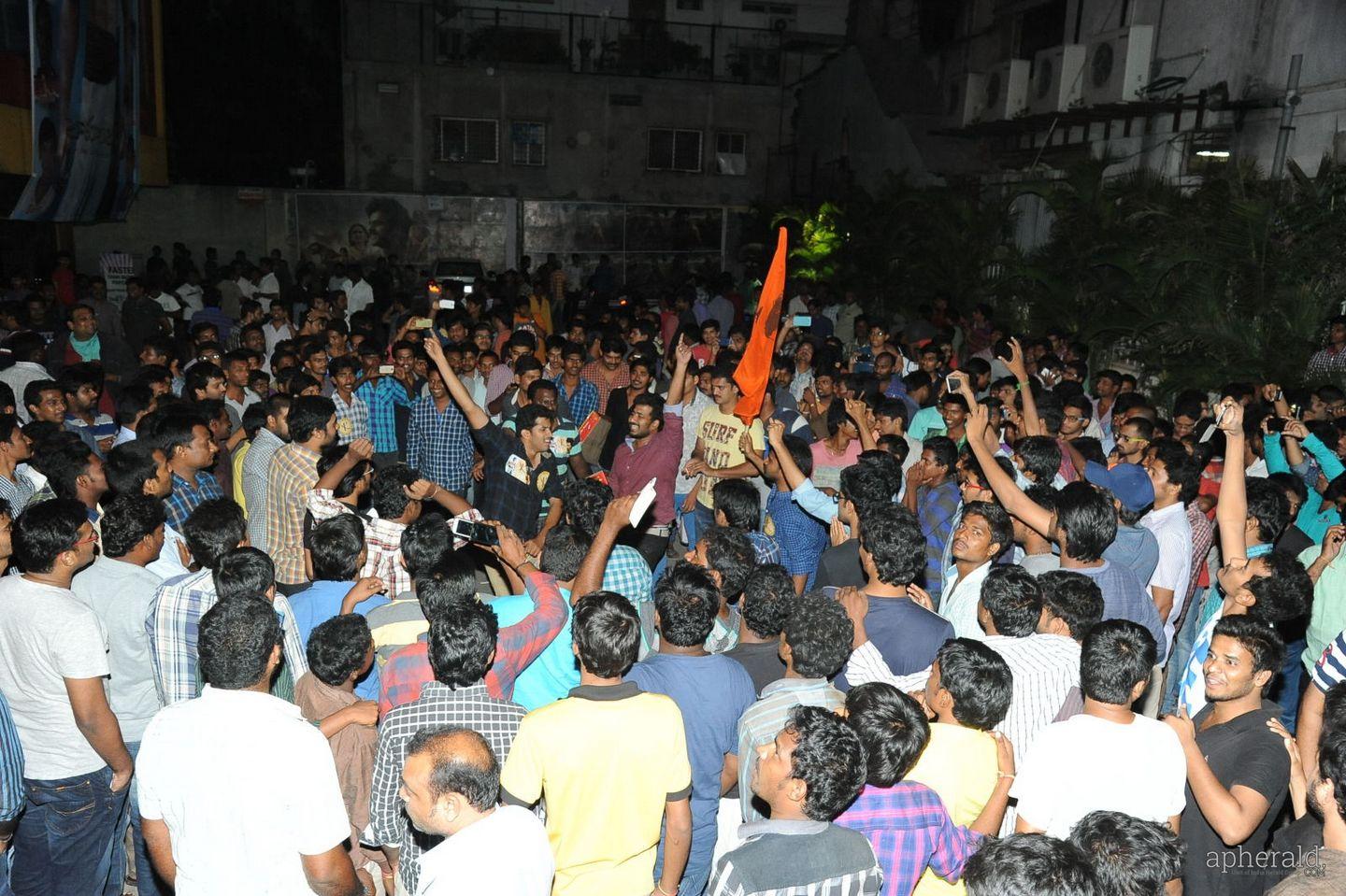 Baahubali Hangama In Sriramulu Theater