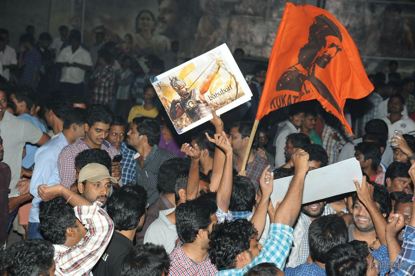 Baahubali Hangama In Sriramulu Theater