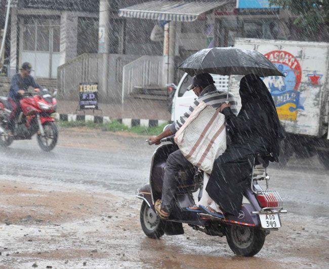 Heavy Rains at Hyderabad Photos