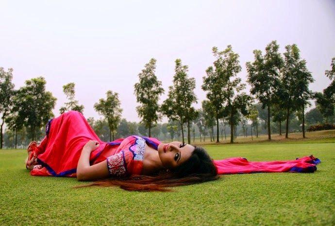 Bangladesh Actress Pori Moni Rare & Unseen Photos