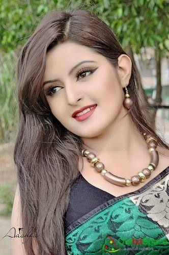 Bangladesh Actress Pori Moni Rare & Unseen Photos