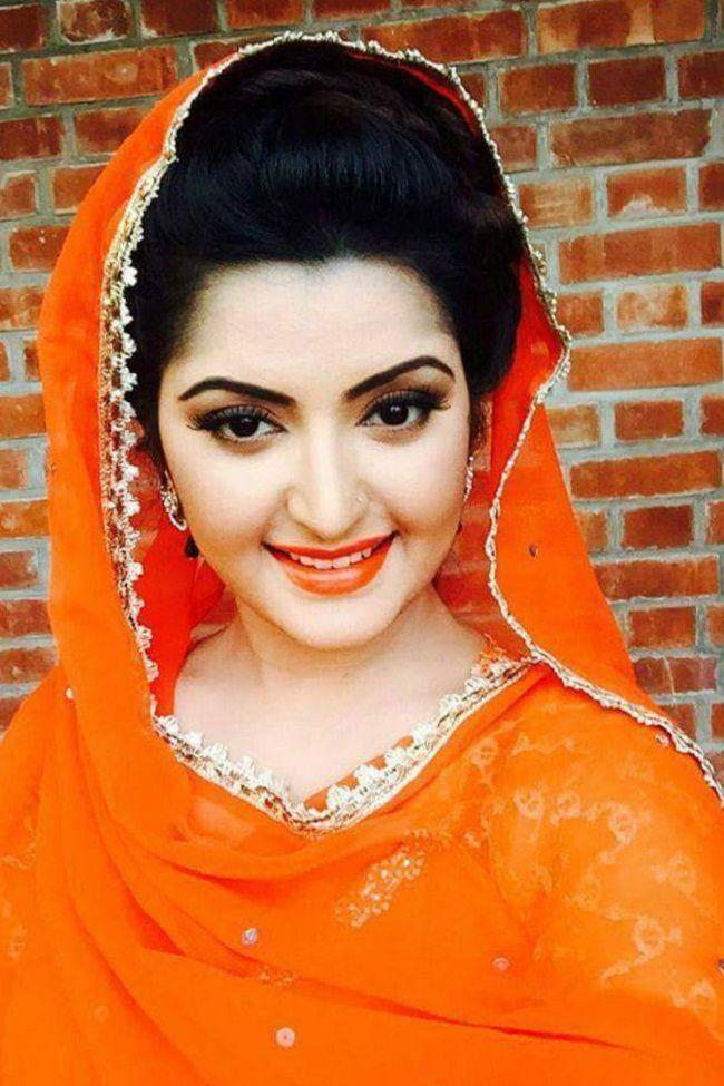 Bangladesh Actress Pori Moni Rare & Unseen Photos