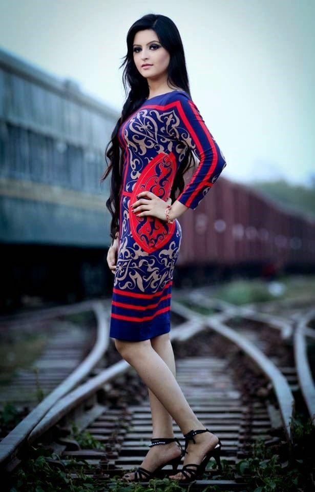 Bangladesh Actress Pori Moni Rare & Unseen Photos
