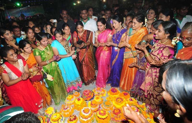 Bathukamma Celebrations at Tankbund Photos