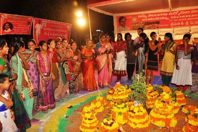 Bathukamma Celebrations at Tankbund Photos