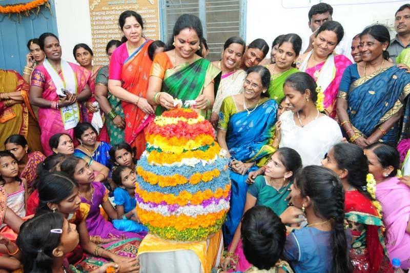 Bathukamma Celebrations at Tankbund Photos