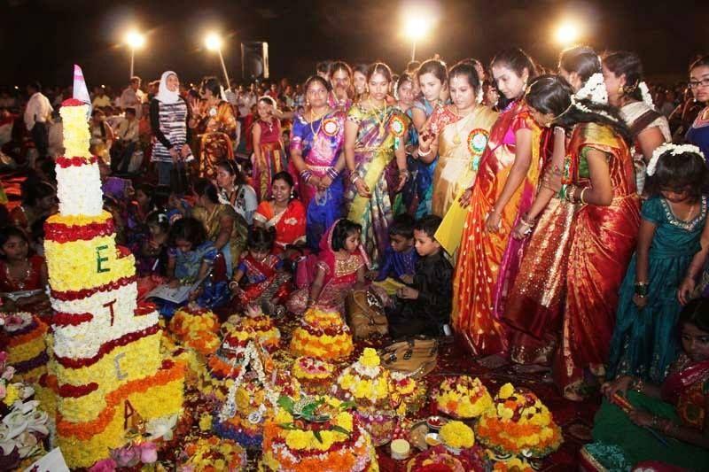 Bathukamma Celebrations at Tankbund Photos