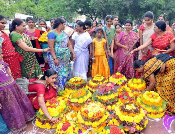 Bathukamma Celebrations at Tankbund Photos