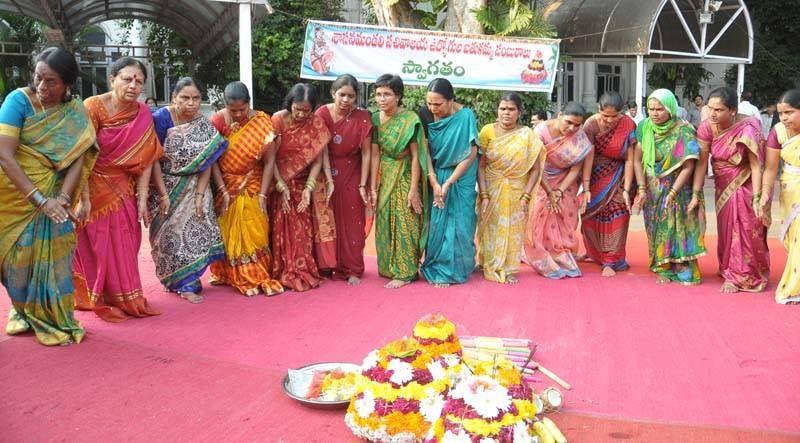 Bathukamma Celebrations at Tankbund Photos