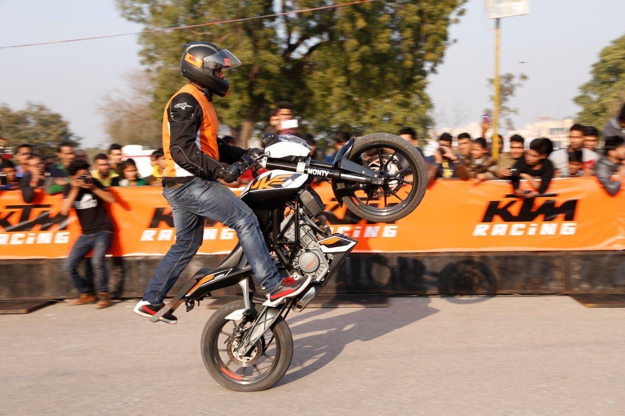 Bike Stunting Photos