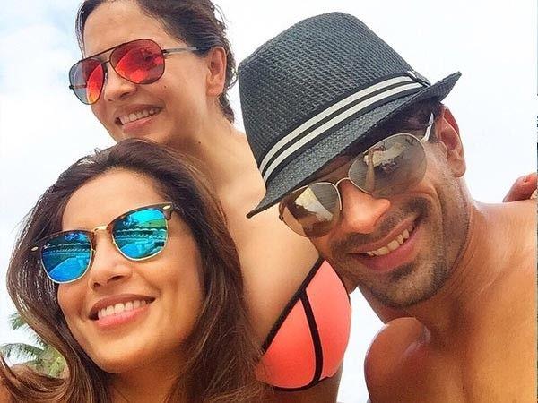 Bipasha Basu Beach Holiday with Karan Singh Photos