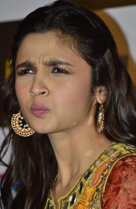Bollywood Actors Caught Giving Funny Expressions