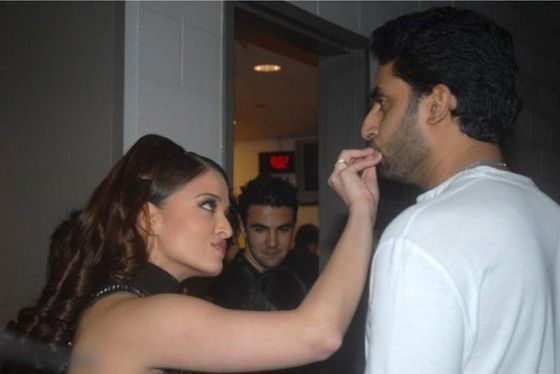 Bollywood Actors Caught Giving Funny Expressions