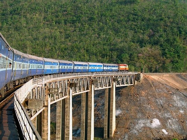 Breathtakingly Beautiful Train Routes unseened photos
