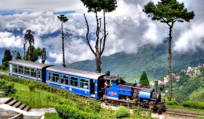 Breathtakingly Beautiful Train Routes unseened photos