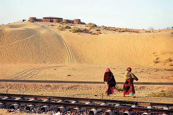 Breathtakingly Beautiful Train Routes unseened photos