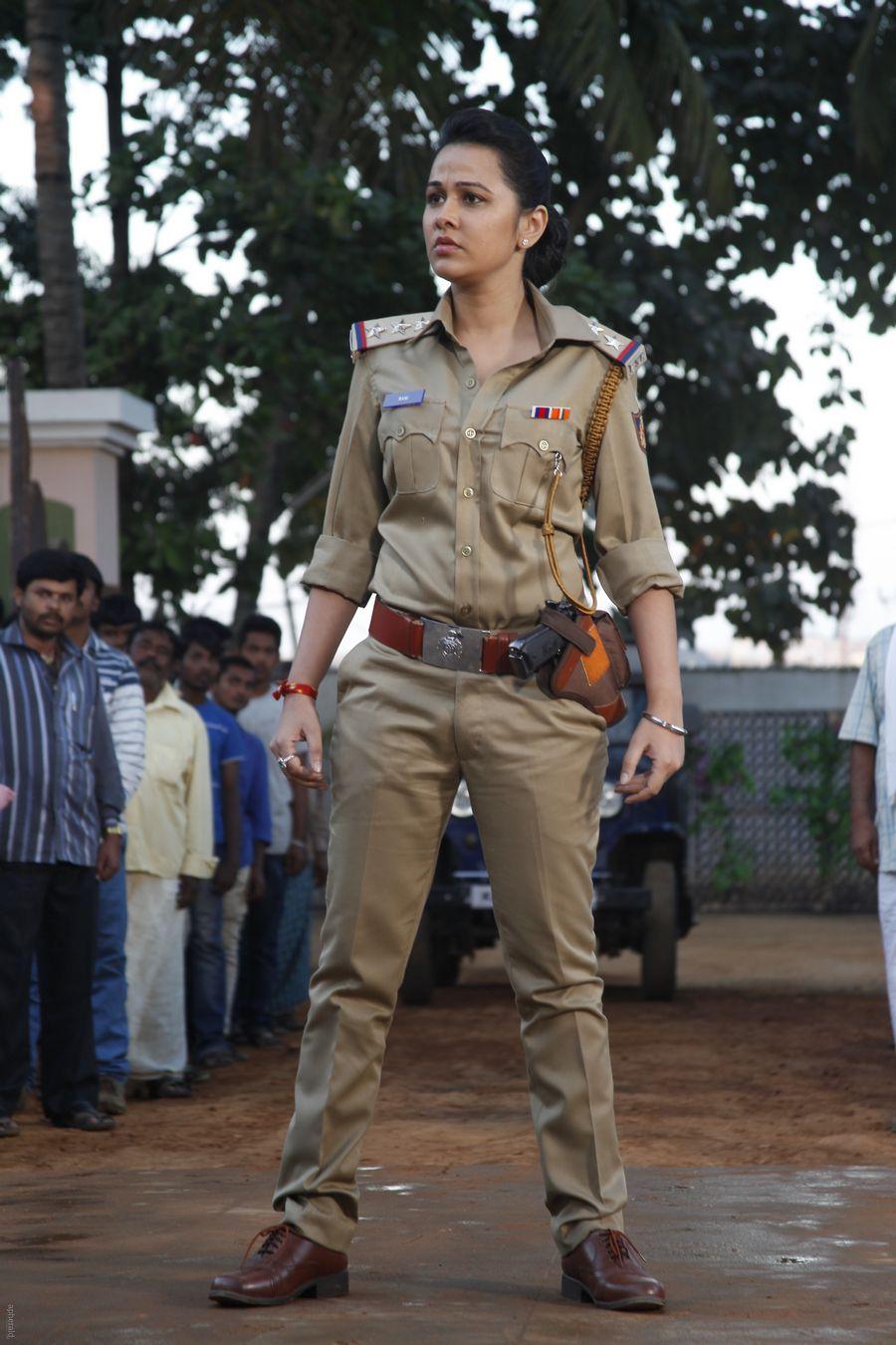 Bullet Rani Movie Images