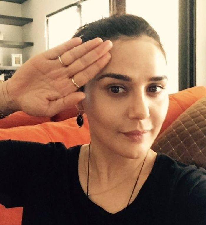 Celebrities Salute to the Indian Army Photos