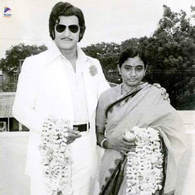 Celebrities with Family Members UNSEEN PHOTOS