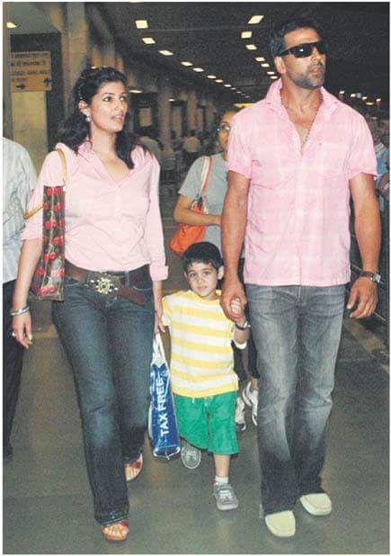 Celebrities with Family Members UNSEEN PHOTOS