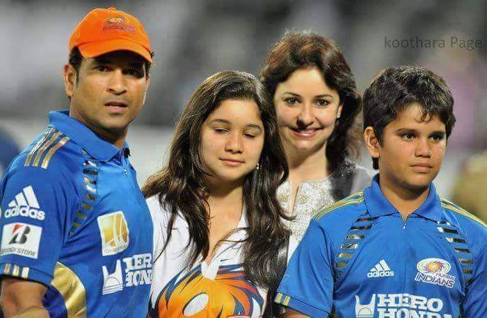 Celebrities with Family Members UNSEEN PHOTOS