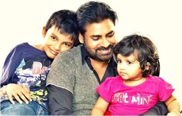 Celebrities with Family Members UNSEEN PHOTOS