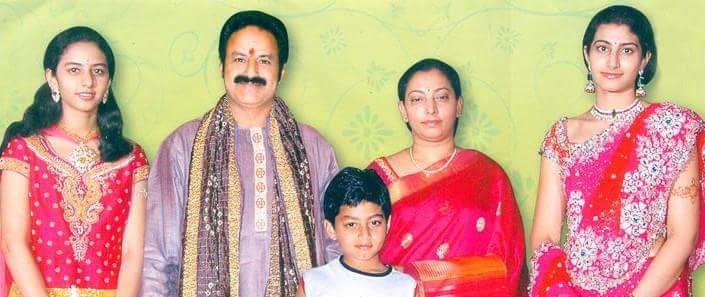 Celebrities with Family Members UNSEEN PHOTOS