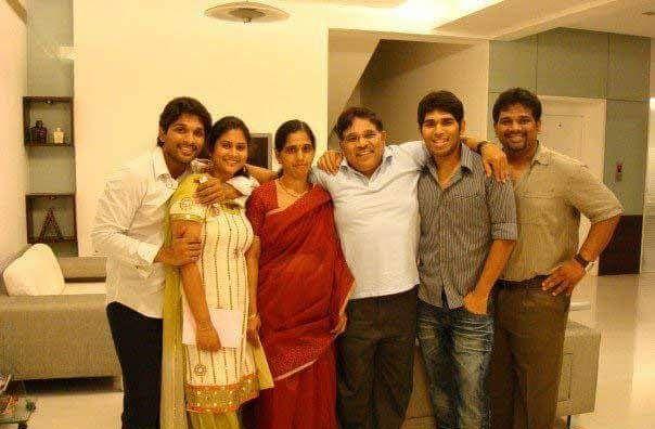 Celebrities with Family Members UNSEEN PHOTOS