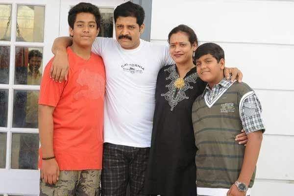Celebrities with Family Members UNSEEN PHOTOS