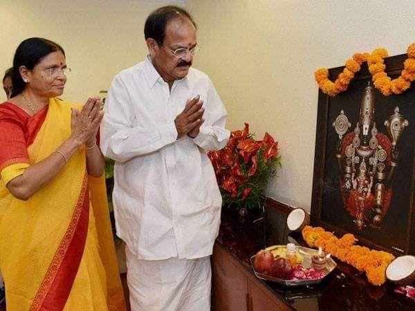 Celebrities with Family Members UNSEEN PHOTOS