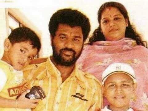 Celebrities with Family Members UNSEEN PHOTOS