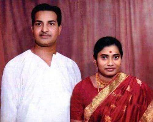 Celebrities with Family Members UNSEEN PHOTOS