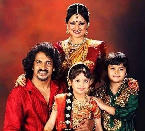 Celebrities with Family Members UNSEEN PHOTOS