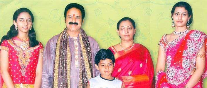Celebrities With Family Unseen Pics