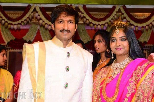 Celebrities With Family Unseen Pics