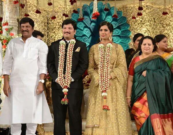 Celebrities With Family Unseen Pics