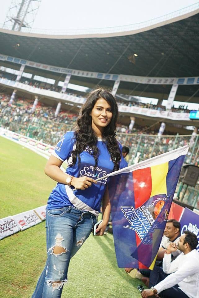  Celebrity Cricket League Pics