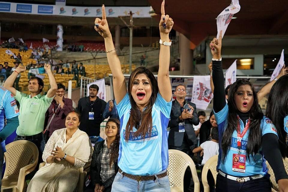  Celebrity Cricket League Pics