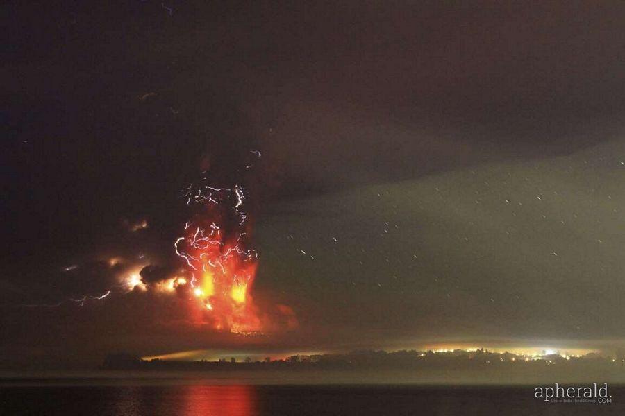 Chile  Calbuco Volcano Erupts photos