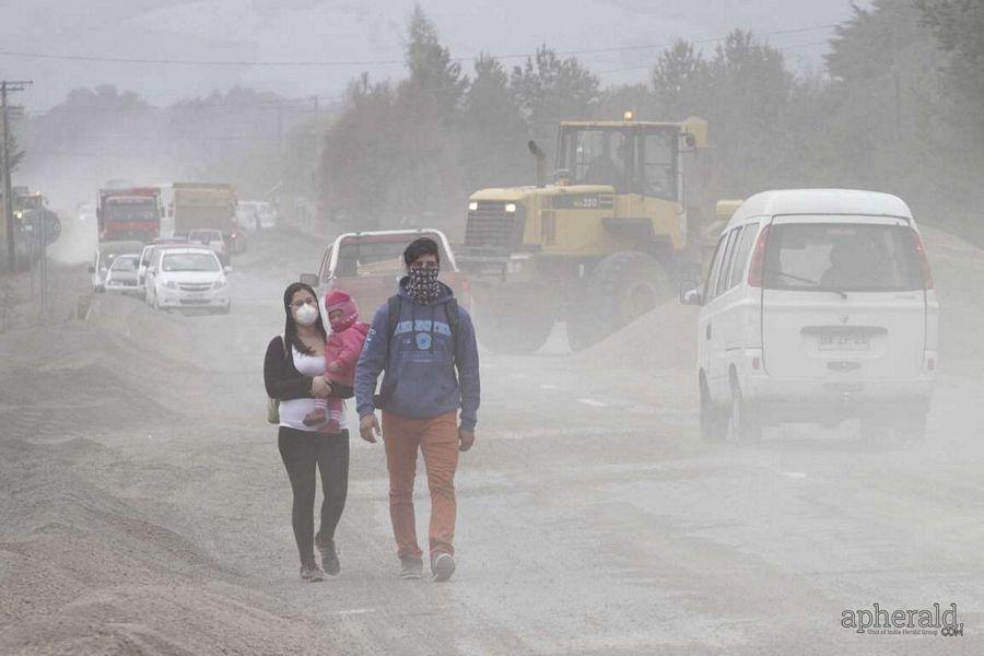Chile  Calbuco Volcano Erupts photos
