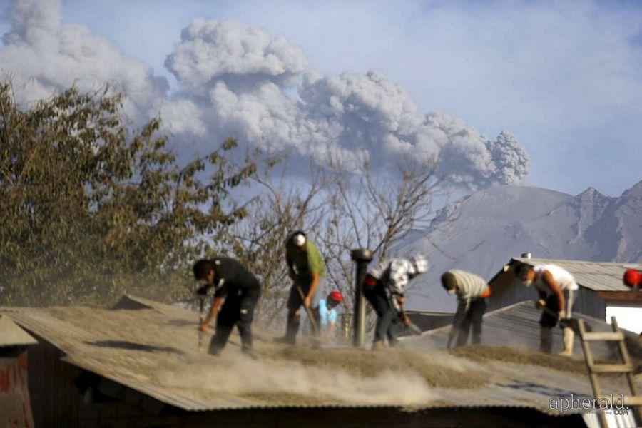 Chile  Calbuco Volcano Erupts photos