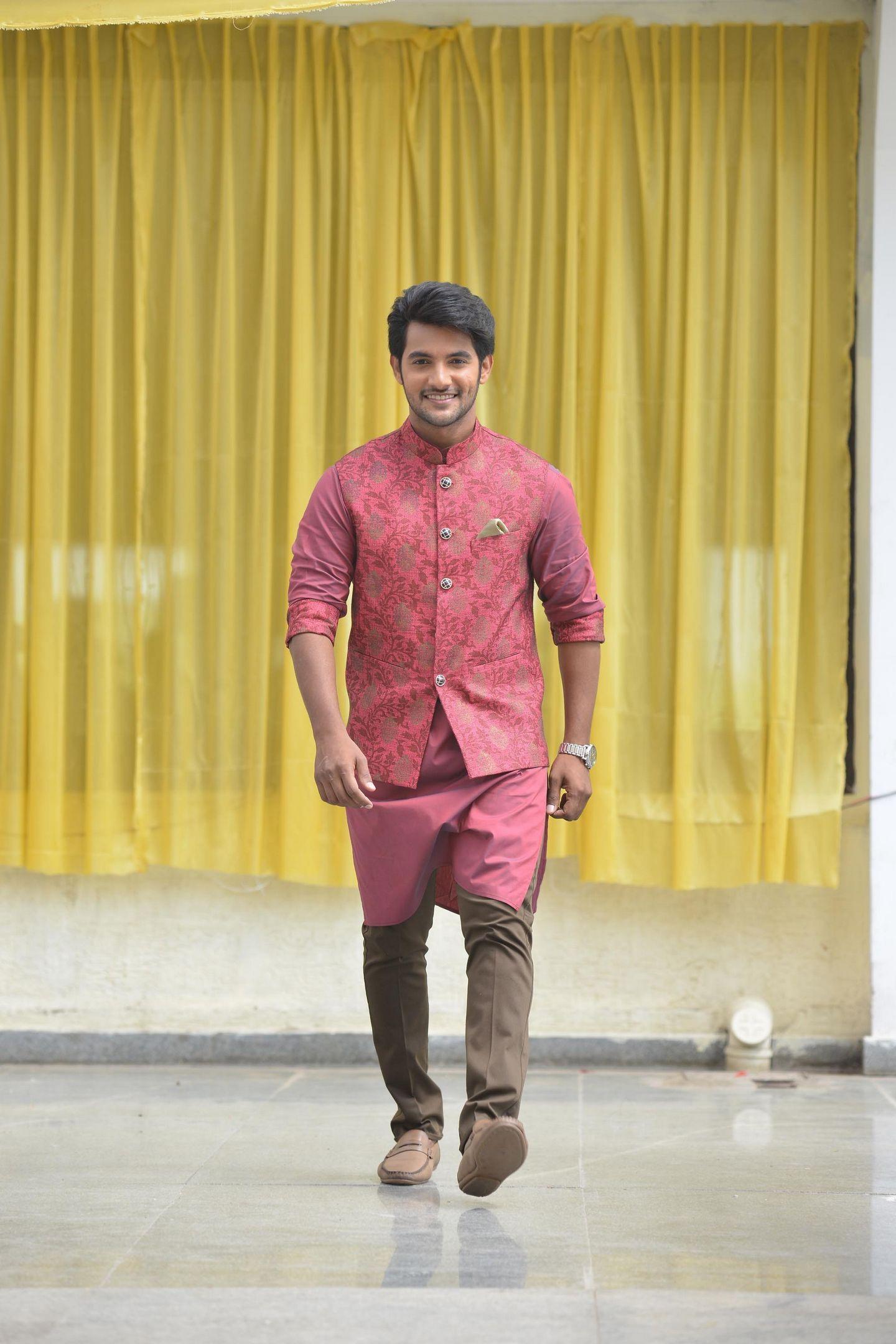 Chuttalabbayi Movie Stills