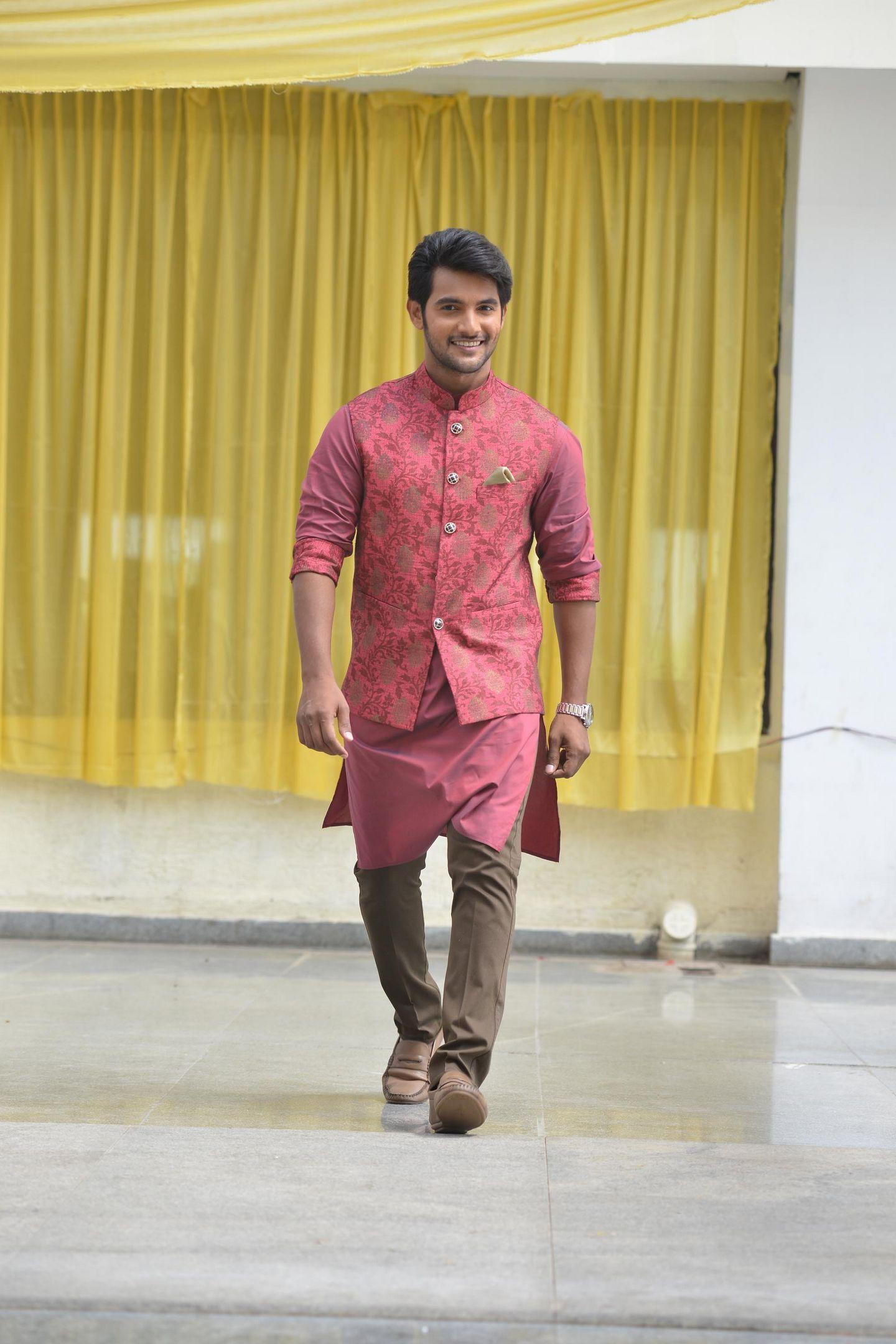 Chuttalabbayi Movie Stills