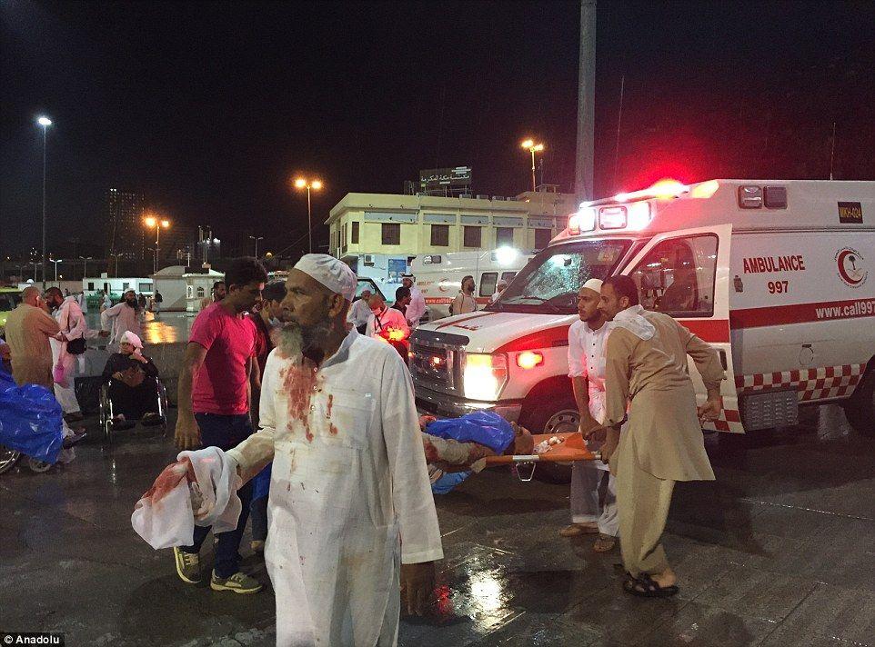 Crane Collapse at Mecca Grand Mosque Photos