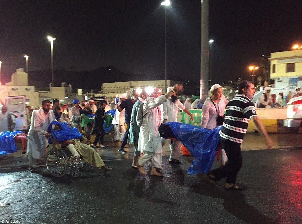 Crane Collapse at Mecca Grand Mosque Photos